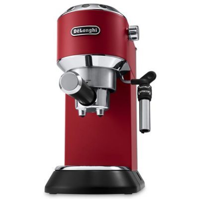 machine à café expresso rouge dedica avec buse vapeur. delonghi ec695r