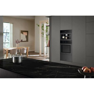 table de cuisson à induction avec hotte intégrée miele, finition mate avec deux zones de cuisson powerflex xl pour le mode recyclage. kmda 7876 fl u 125 gala ed