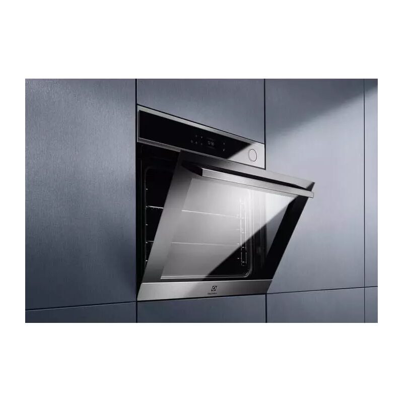 Four encastrable moderne en inox porte ouverte