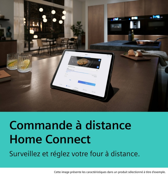 Tablette contrôlant un four intelligent à distance.