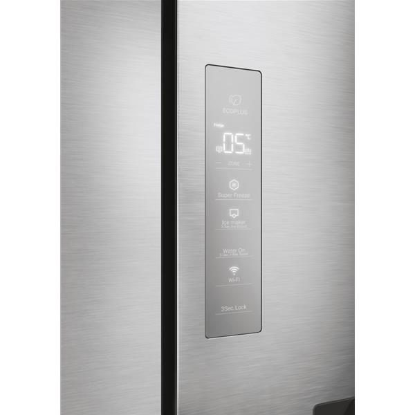 Panneau de commande numérique sur réfrigérateur inox moderne