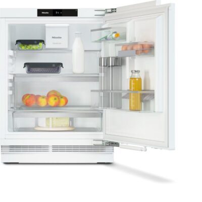 Réfrigérateur Miele ouvert avec aliments et boissons