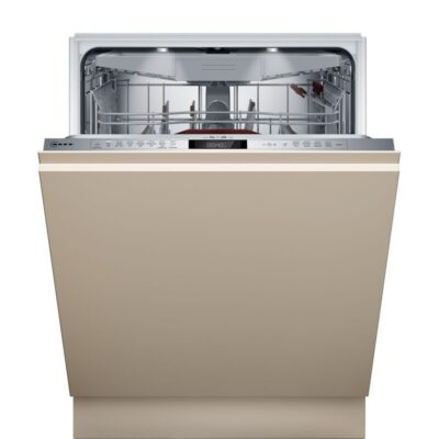 Lave-vaisselle encastrable porte ouverte