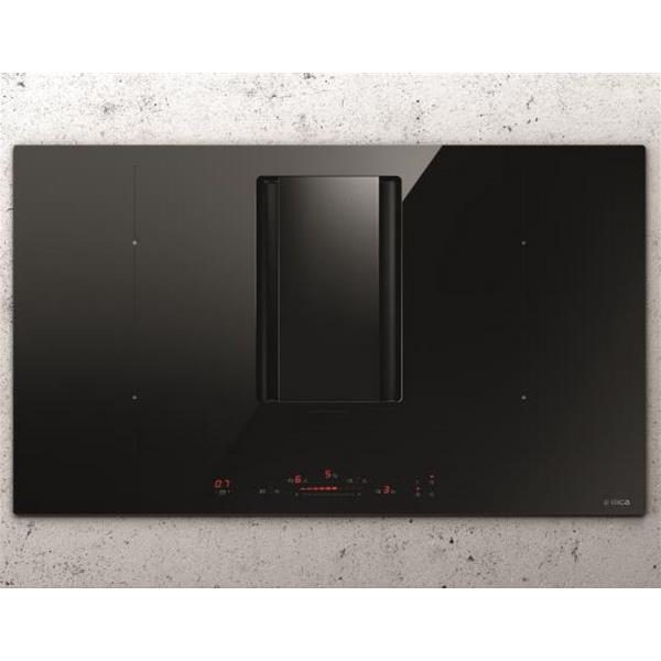 Plaque de cuisson noire avec hotte intégrée