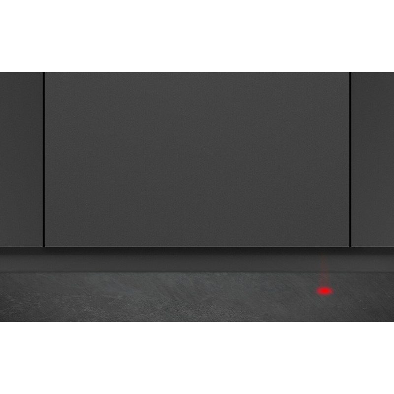 Porte de lave-vaisselle noir avec voyant rouge
