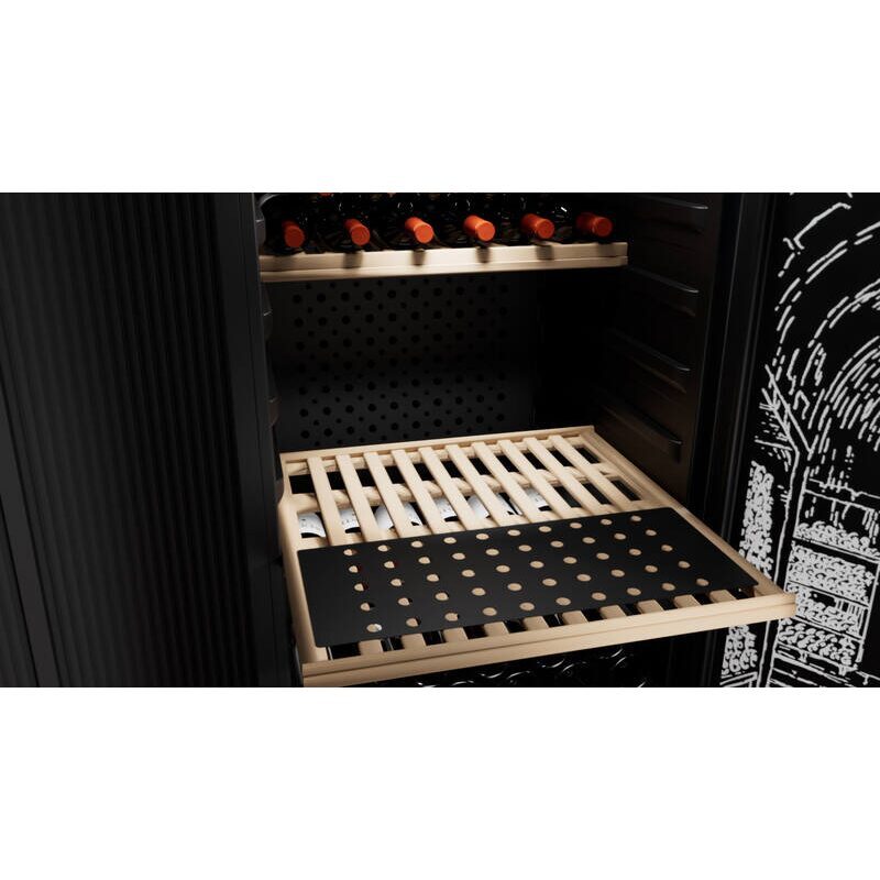 Cave à vin avec étagères en bois