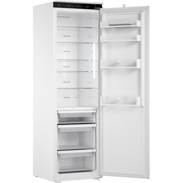 Réfrigérateur blanc ouvert avec compartiments vides