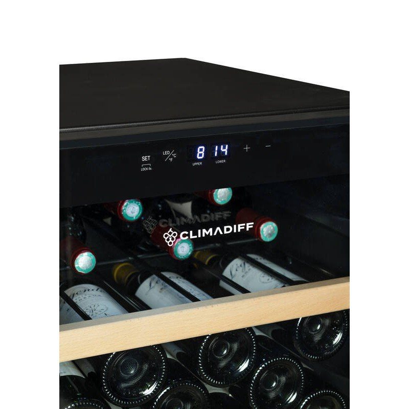 Cave à vin Climadiff avec bouteilles et affichage digital