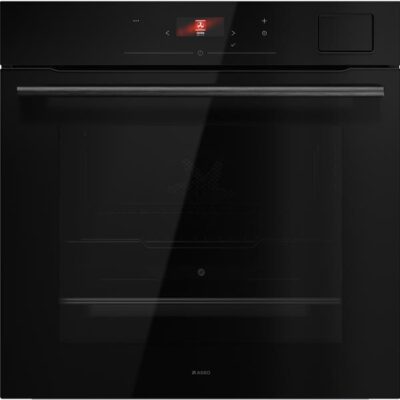 Four encastrable noir moderne avec écran tactile