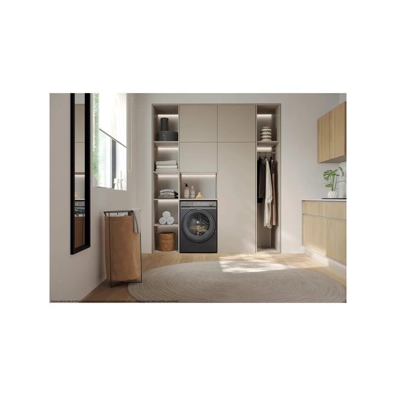 Buanderie moderne avec rangements intégrés et lave-linge