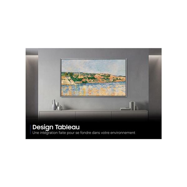 Tableau paysage encadré dans un salon moderne