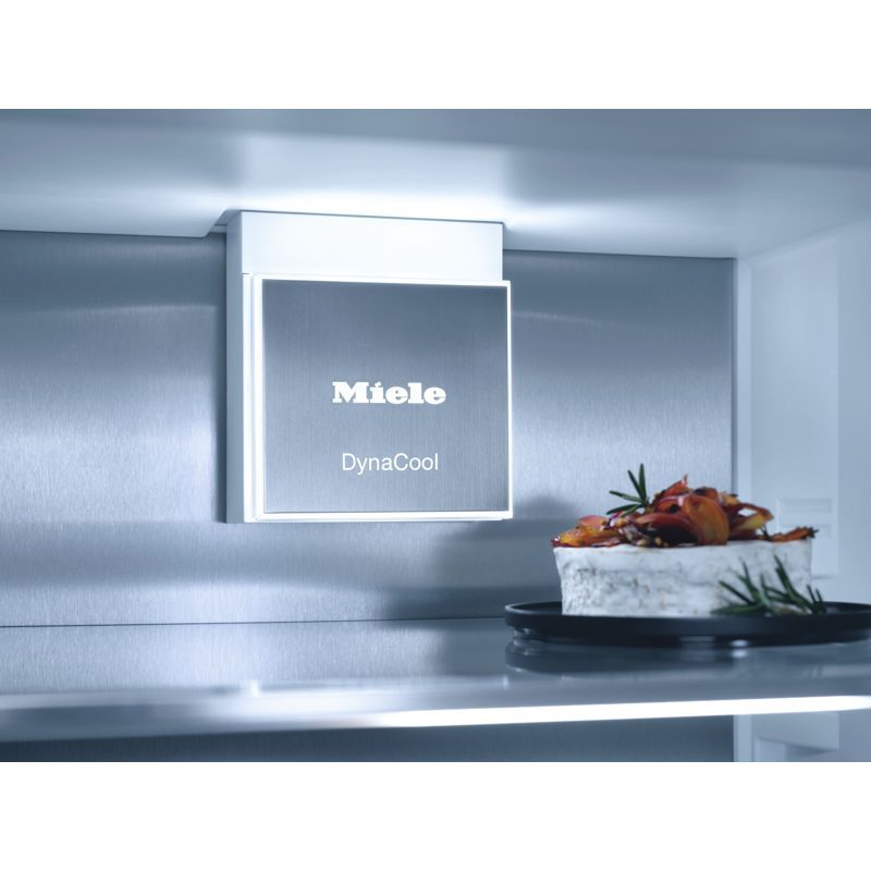 Intérieur réfrigérateur Miele DynaCool avec plat gastronomique