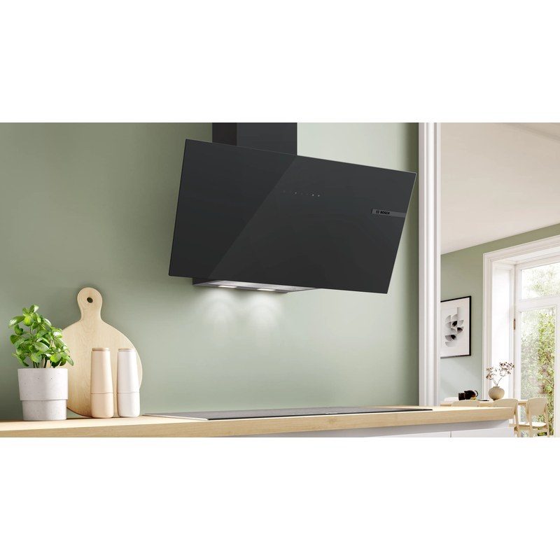 hotte murale inclinée bosch dwk87pn61 série 6 80 cm verre noir home connect